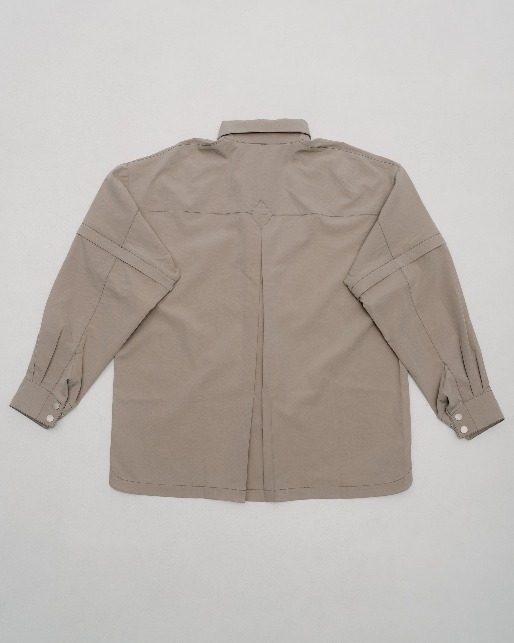 Nylon big pockets shirt